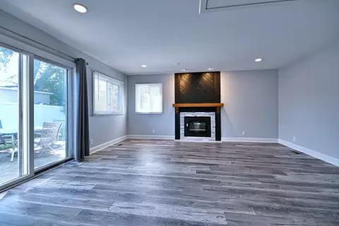 Living - 129 Springleaf Dr, Bolingbrook, IL 60440 photo 2 of 9