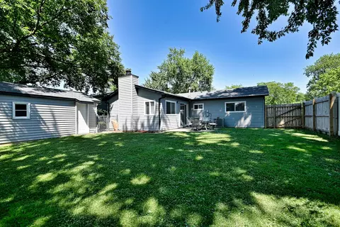 Exterior - 129 Springleaf Dr, Bolingbrook, IL 60440 photo 4 of 5