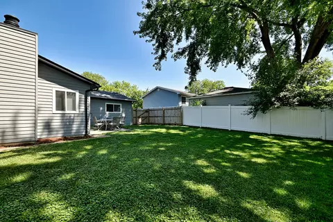 Exterior - 129 Springleaf Dr, Bolingbrook, IL 60440 photo 5 of 5