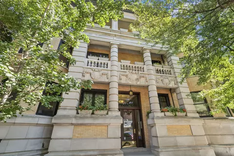 453 W Fullerton Pkwy #2E, Chicago, IL 60614