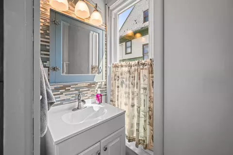Bath - 411 E Prospect St, Kewanee, IL 61443 photo 1 of 3