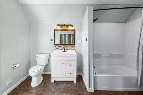 Bath - 411 E Prospect St, Kewanee, IL 61443 photo 3 of 3