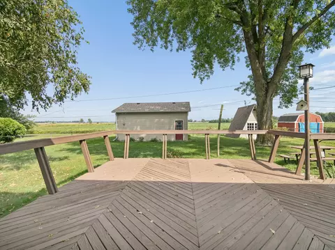 Exterior - 185 N Lynn Ct, Kankakee, IL 60901 photo 2 of 5