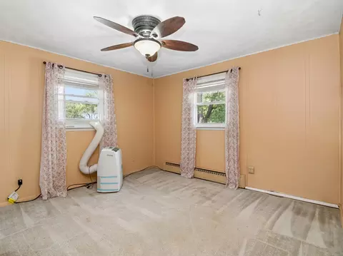 Bedroom - 185 N Lynn Ct, Kankakee, IL 60901 photo 2 of 6