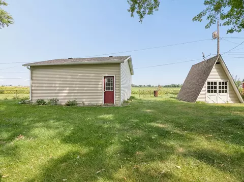 Exterior - 185 N Lynn Ct, Kankakee, IL 60901 photo 4 of 5