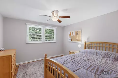 Bedroom - 619 E Bauer Rd, Naperville, IL 60563 photo 3 of 3