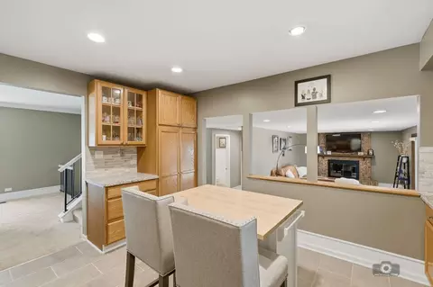 Other - 619 E Bauer Rd, Naperville, IL 60563 photo 1 of 5