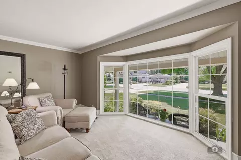 Living - 619 E Bauer Rd, Naperville, IL 60563 photo 1 of 3