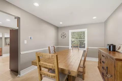Dining - 619 E Bauer Rd, Naperville, IL 60563 photo 1 of 1