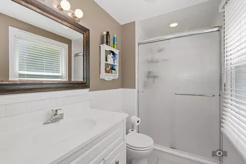 Bath - 619 E Bauer Rd, Naperville, IL 60563 photo 2 of 2