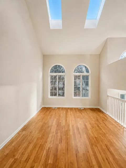 Living - 2309 Dawson Ln, Algonquin, IL 60102 photo 3 of 3