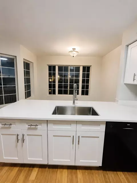 Kitchen - 2309 Dawson Ln, Algonquin, IL 60102 photo 2 of 6