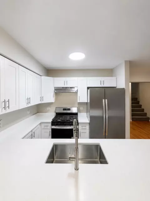 Kitchen - 2309 Dawson Ln, Algonquin, IL 60102 photo 5 of 6