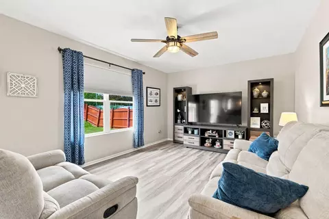 Living - 1251 Idabright Dr, Plainfield, IL 60586 photo 2 of 4