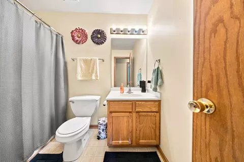 Bath - 1251 Idabright Dr, Plainfield, IL 60586 photo 4 of 4