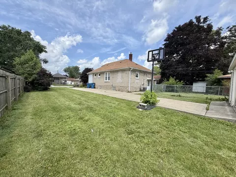 Exterior - 14613 Avers Ave, Midlothian, IL 60445 photo 2 of 6