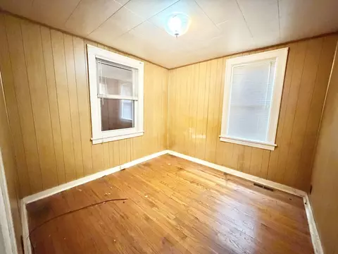Bedroom - 14613 Avers Ave, Midlothian, IL 60445 photo 2 of 2