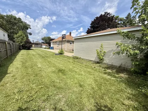 Exterior - 14613 Avers Ave, Midlothian, IL 60445 photo 4 of 6