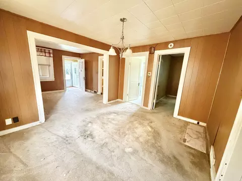 Living - 14613 Avers Ave, Midlothian, IL 60445 photo 1 of 2