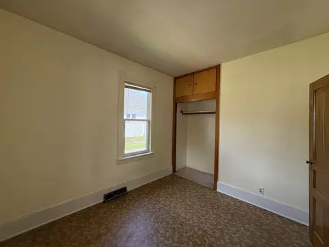 Bedroom - 1423 Pulaski St, Peru, IL 61354 photo 2 of 3
