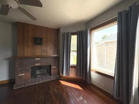 Living - 1423 Pulaski St, Peru, IL 61354 photo 3 of 5