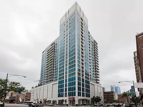 757 N Orleans St #1511, Chicago, IL 60654