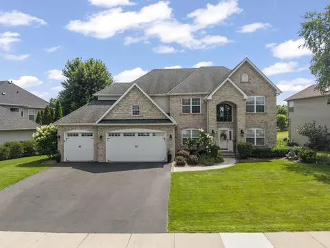 1122 Clearwater Dr, Yorkville, IL 60560