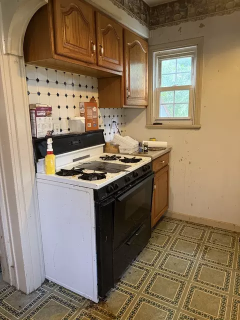 Kitchen - 507 S 2nd St, Benld, IL 62009 photo 4 of 4
