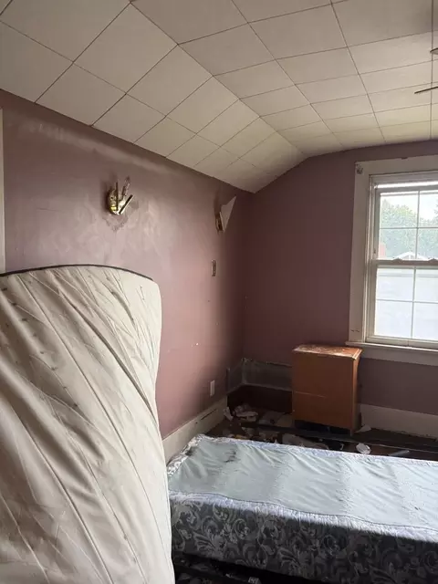 Bedroom - 507 S 2nd St, Benld, IL 62009 photo 1 of 7