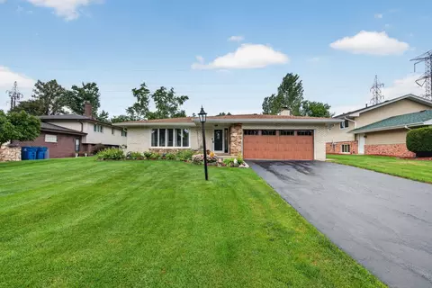 12756 S Cedar Ln, Palos Heights, IL 60463