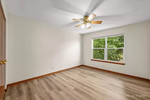 Bedroom - 2240 Barrett Dr, Algonquin, IL 60102 photo 2 of 5
