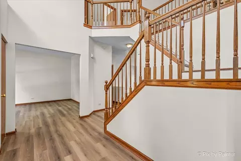 Entry Way - 2240 Barrett Dr, Algonquin, IL 60102 photo 3 of 6