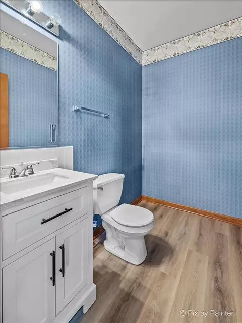 Bath - 2240 Barrett Dr, Algonquin, IL 60102 photo 1 of 6