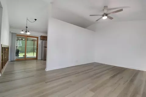 Living - 1 Timber View Dr, Bloomington, IL 61701 photo 2 of 5