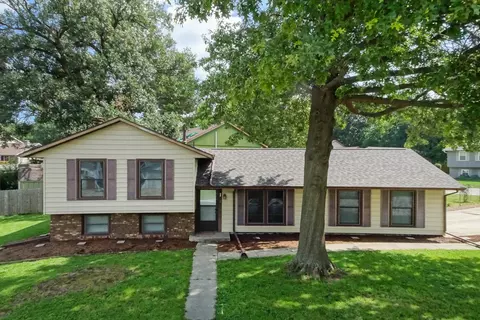 Exterior - 1 Timber View Dr, Bloomington, IL 61701 photo 8 of 10
