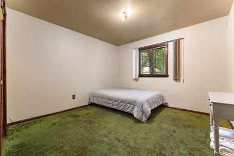 Bedroom - 7633 Hemlock Ave, Gary, IN 46403 photo 3 of 3