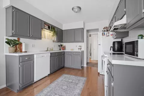 Kitchen - 1546 Hunt Dr #B, Normal, IL 61761 photo 2 of 4