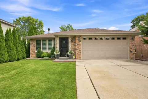 9307 S 81st Ct, Hickory Hills, IL 60457