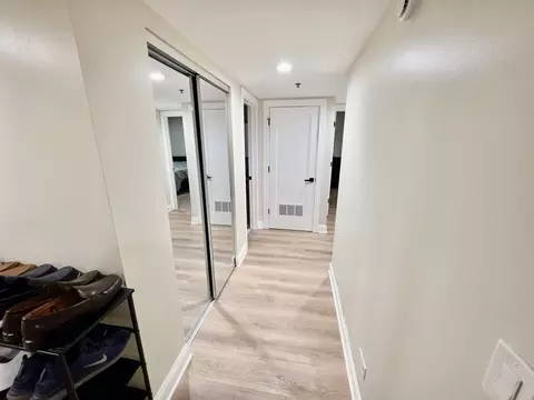 Entry Way - 1330 Perry St #202, Des Plaines, IL 60016 photo 2 of 4