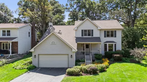 3123 Scenicwood Ln, Woodridge, IL 60517