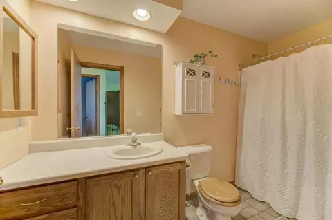 Bath - 1700 W Scully Rd, Dwight, IL 60420 photo 2 of 4