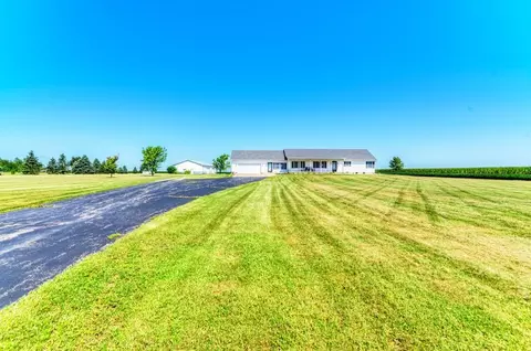Exterior - 1700 W Scully Rd, Dwight, IL 60420 photo 2 of 3