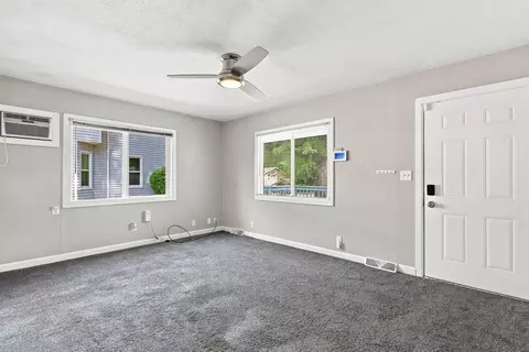 Living - 915 42nd St, Moline, IL 61265 photo 1 of 4