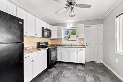 Kitchen - 915 42nd St, Moline, IL 61265 photo 1 of 3