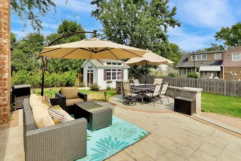 Exterior - 3331 Maple Leaf Dr, Glenview, IL 60026 photo 7 of 14