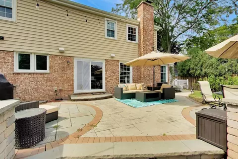 Exterior - 3331 Maple Leaf Dr, Glenview, IL 60026 photo 9 of 14