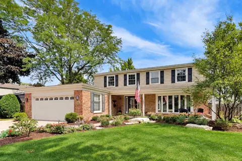 Exterior - 3331 Maple Leaf Dr, Glenview, IL 60026 photo 2 of 14