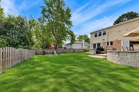 Exterior - 3331 Maple Leaf Dr, Glenview, IL 60026 photo 12 of 14