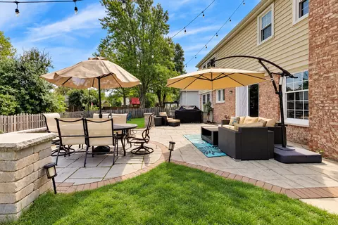 Exterior - 3331 Maple Leaf Dr, Glenview, IL 60026 photo 8 of 14