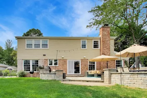 Exterior - 3331 Maple Leaf Dr, Glenview, IL 60026 photo 5 of 14